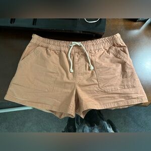 Pact Twill Coral Shorts Size M